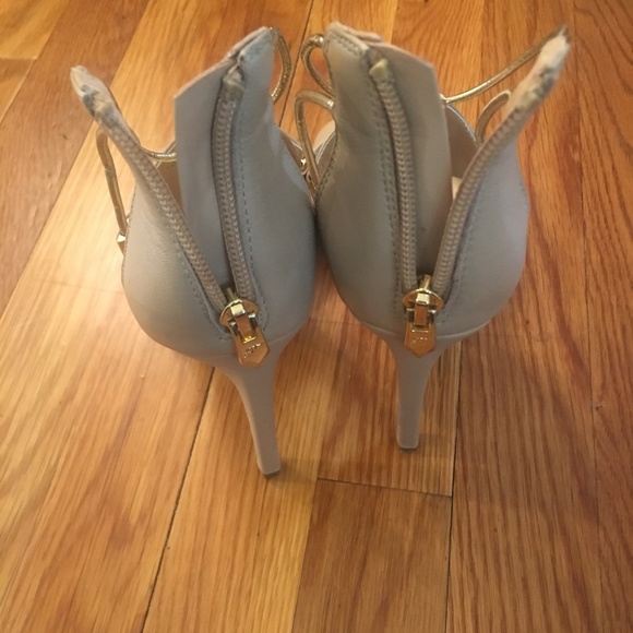 Fergie Nude Heels with Gold Accents - Picture 3 of 6